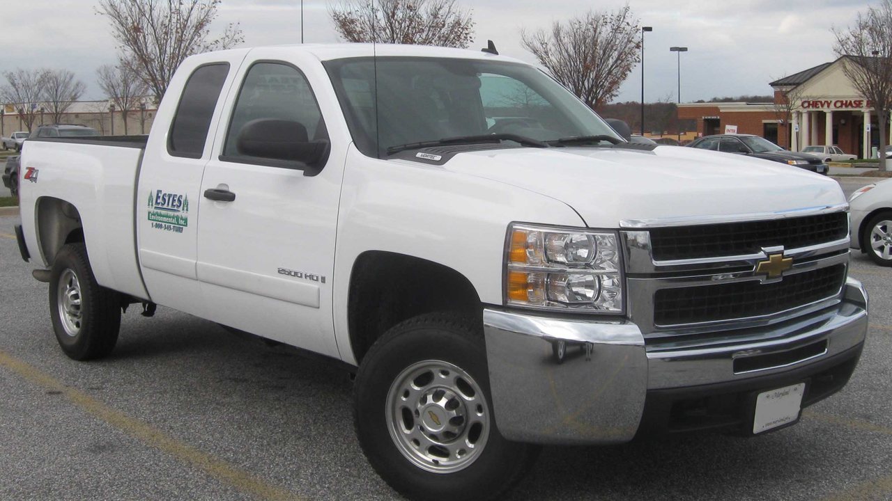 Chevrolet Silverado 2500 pickup parked outdoors