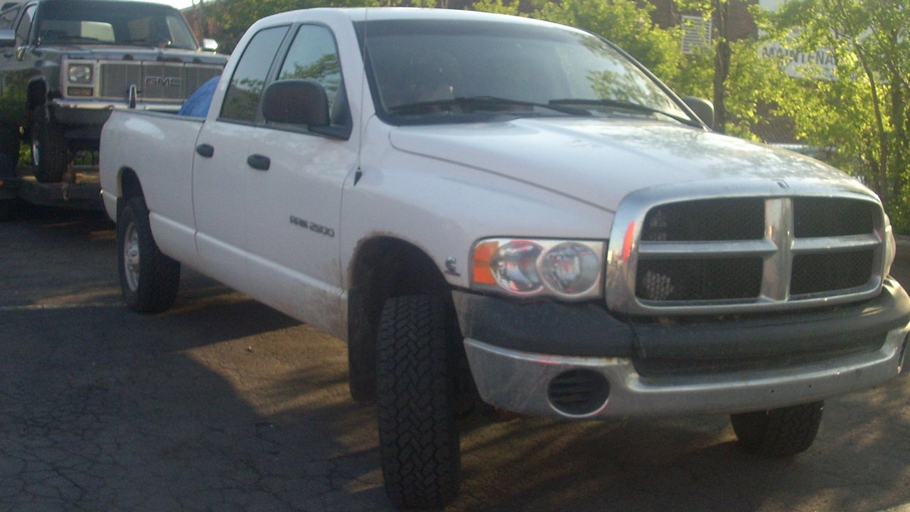 2005 Dodge Ram 2500 Cummins pickup photographed in Montreal