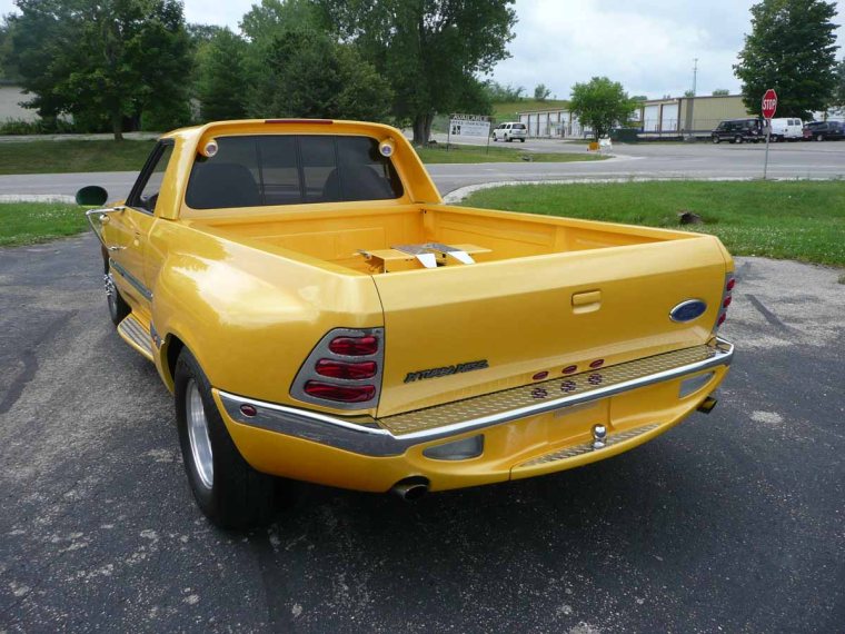 Rear three-quarter view of the 1994 Ford Power Stroke Concept Truck with dually fenders and open bed
